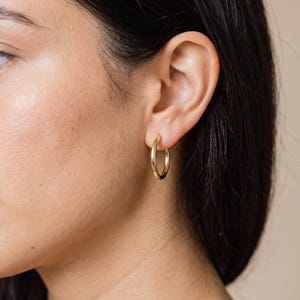 18K Gold Filled Hoop Earrings, Minimalist Gold Hoops, Classic Small Circle Earrings, Dainty Everyday Jewelry, Simple Ear Stack Style
