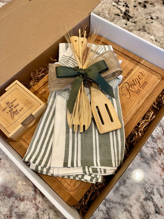 What to Gift With a Charcuterie Board? Perfect Pairings Revealed