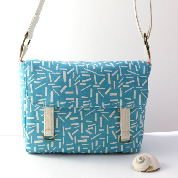 Verkauf - blaue Umhängetasche, blaue Umhängetasche, kleine blaue Geldbörse, Sommertasche, verstellbarer Gurt, blau weiße Tasche, kleine Umhängetasche