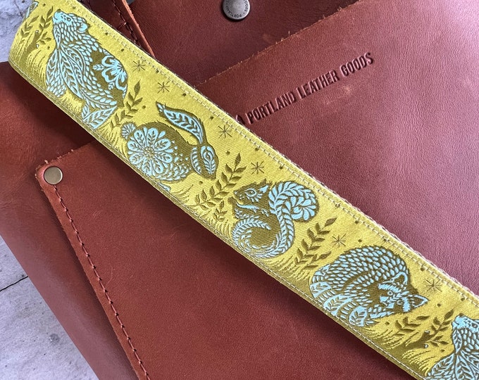 Bag Strap: Fauna