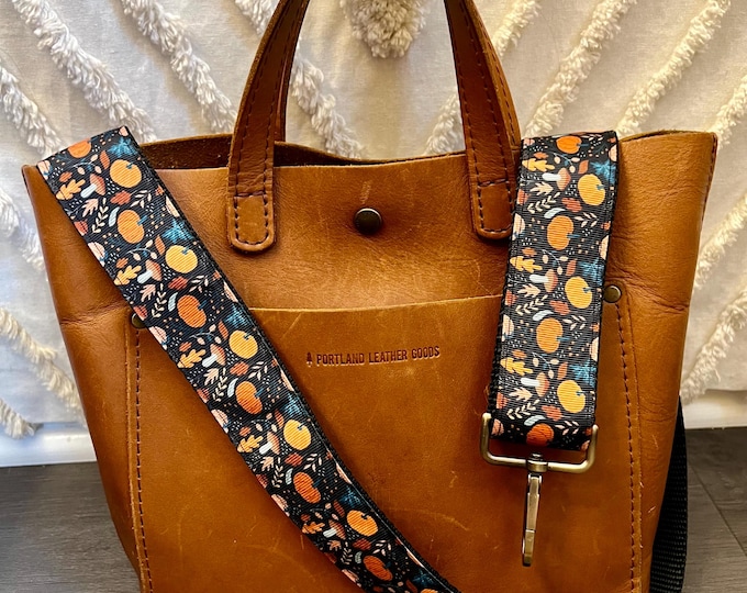 Bag Strap: Pumpkin Potion