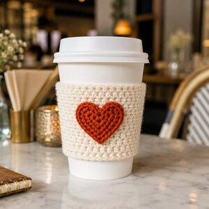 Mönster för virkad ärm med hjärtformad kopp, nybörjarvänligt kaffemysigt (PDF-mönster)