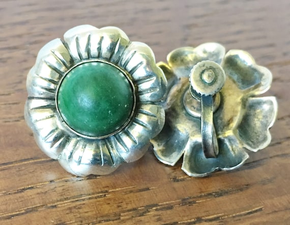 Silver earrings 2024 with green stone