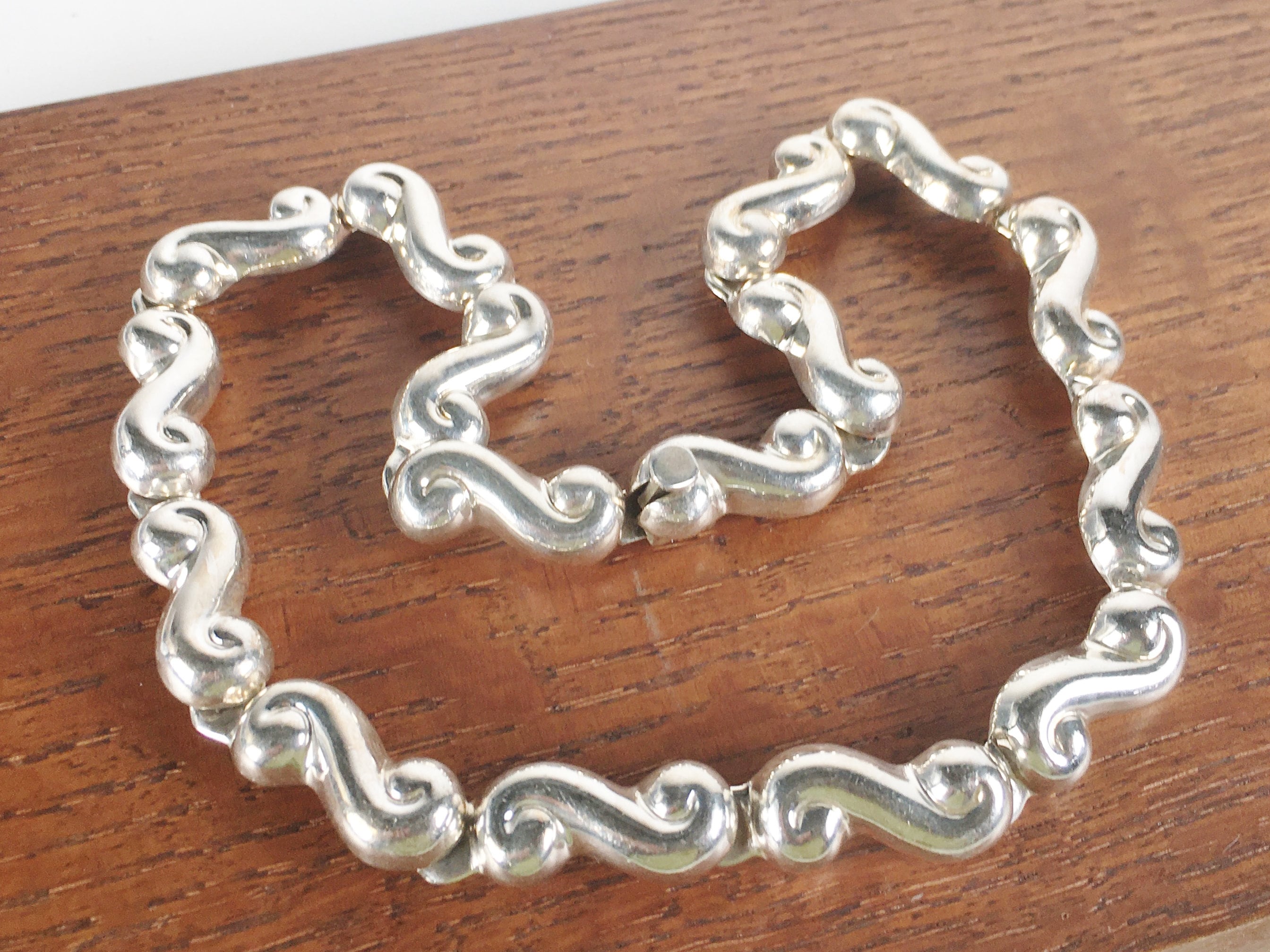 Vintage Sterling Silver Swirls Curlicue Heavy Riveted Necklace 925