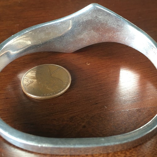 Vintage Sterling shops Silver and Black Onyx Hinged Bangle Bracelet 1980s Jewelry Made in Mexico TJ-56 925 38 grams