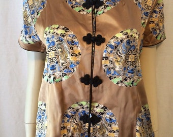 Tan  Chinese silk Mandarian collar top with frog closures