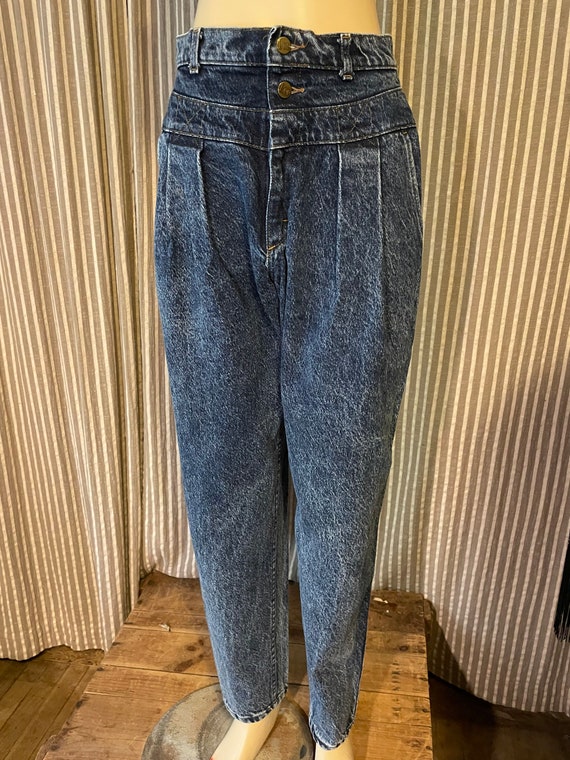 Womens LEE brand mom jeans with high waist and ple