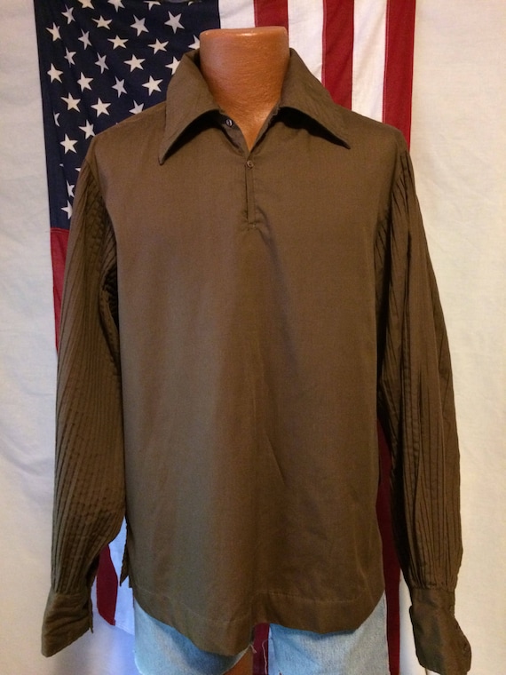 Men's brown vintage shirt with extreme puffy plea