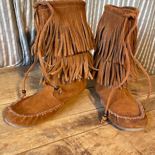 Minnetonka vintage leather fringed boots