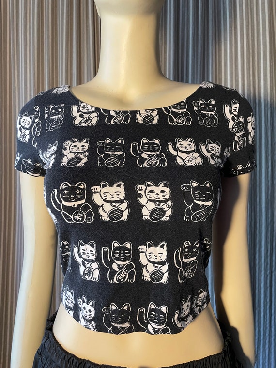 Lucky cat black and white cropped t shirt - image 1