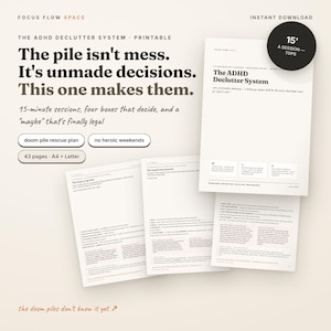 Könnte beinhalten: Ein druckbares ADHD-Entrümpelungssystem-Dokumentenset mit 43 Seiten in A4- und Letter-Größe. Die Seiten enthalten den Text The ADHD Declutter System, doom pile rescue plan und no heroic weekends sowie Anleitungen für 15-minütige Sitzungen.