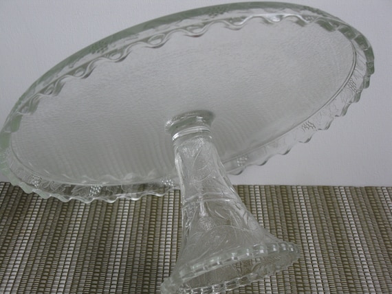 Vtg GRAPE Pattern GLASS PEDESTAL Cake Plate/Retro Dessert Server/Cake Server/Decorated Glass Pedestal Cake Plate/Vtg Glassware/Vtg Tableware