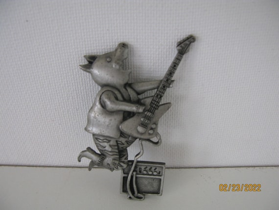 Vtg JJ JONETTE PEWTER Musical Pig Pin/Costume Jewelry/Pewter Animal Pin/Pewter Pig Jewelry/Pewter Brooch/Pewter Jewelry/Animal Jewelry