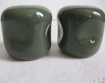 Vtg RUSSEL WRIGHT Salt and Pepper SHAKERS/Mid-Modern Shakers/Casual Kitchenware/Ceramic Servers/Retro Tableware/Modern Dishware