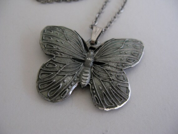 PEWTER BUTTERFLY NECKLACE/Silver Tone Chain/Pewter Jewelry/Costume Necklaces/Butterfly Necklaces/Pewter Necklaces/Pewter Butterfly