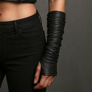 Men's Black Faux Leather Ninja Gloves, Fingerless LARP Arm Guards, Samurai Cosplay Bracers, Medieval Warrior Gloves, Ren Faire Costume image 6