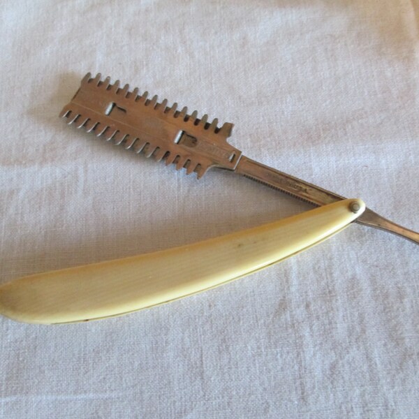 STRAIGHT RAZOR, Vintage Straight blade,  with leather case,Vintage Durham Duplex Razor With Travel Case