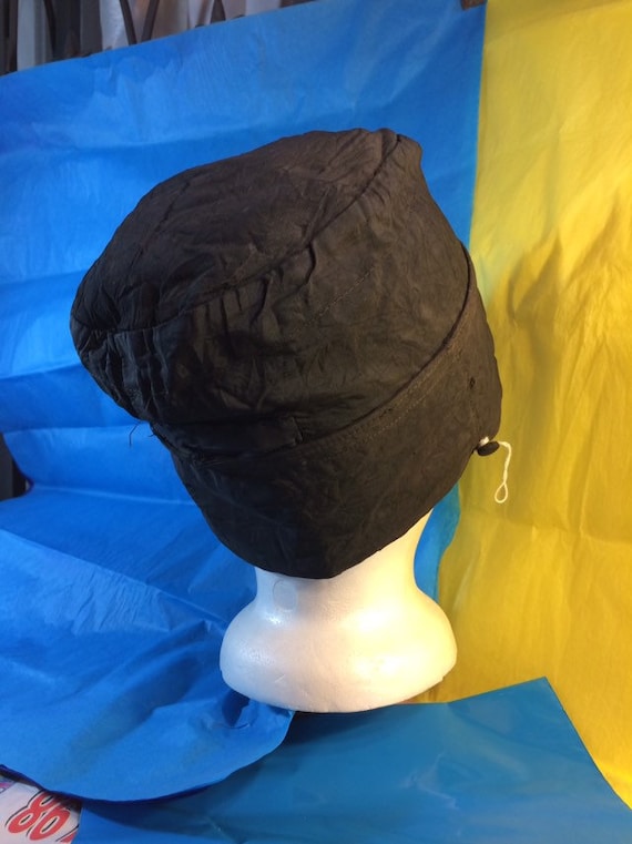 FLAPPER HAT circa 1920 Black satin/silk - image 6