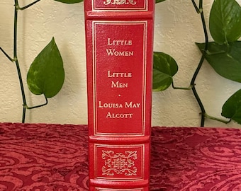 Edizione vintage di Louisa May Alcott con copertina in pelle, "Piccole donne e piccoli uomini", Tally Hall Press.