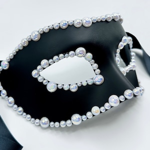 Venetian Style Men&#39;s Matte Black & AB Pearls Border Masquerade Mask