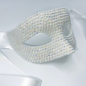 AB White Pearled Mask w/Satin Ribbon zdjęcie 2