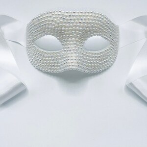 AB White Pearled Mask w/Satin Ribbon zdjęcie 4