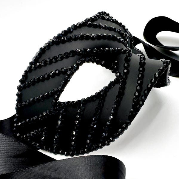 Máscara de mascarada de cristal Swarovski negro estilo veneciano para hombre