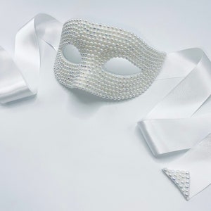 AB White Pearled Mask w/Satin Ribbon