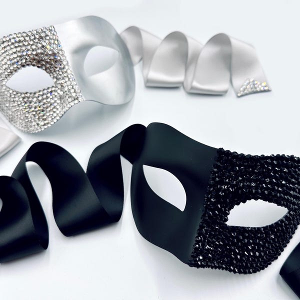 ¡NOCHE DE CITA! ~ Máscaras de antifaz para hombre estilo veneciano, negro mate y plata, de Midnight & Moonlight