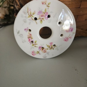 Porcelain butter dish drainer