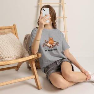 Cat Referee 'El Árbitro' Tee | Cute Orange Cat on Backgammon Board