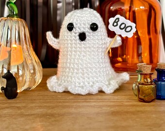 Crochet ghost with bum | Handmade Halloween decoration | Funny Ghost Décor | Cute spooky ornament