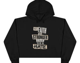 My Faith Is Stronger Than Your Hate - Cropped hoodie | Afbeelding regenboogkruis