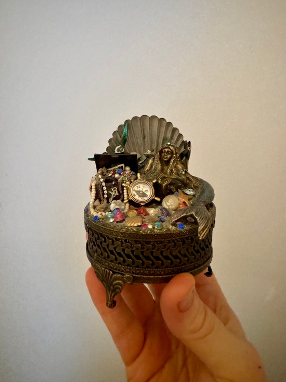 Mermaid Treasure Box by Sweet Romance