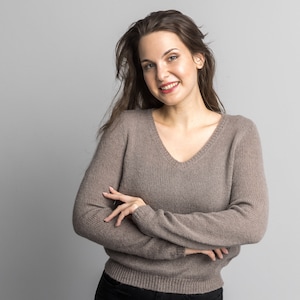 Knitting pattern sweater with V-Neck