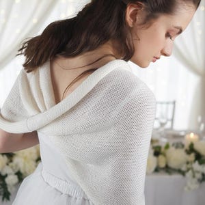 Gedraaid bruids oneindigheidssjaalpatroon | Trouwlus | Minimalistische bolero van merinowol | DIY-bruiloftaccessoire | Pdf met dikke of witte bruids wrap