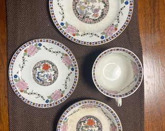 Vintage J & G Meakin Sol Tea Cup Plate Set of 4 | England 391413 Pink Blue Red Flowers Gold Trim