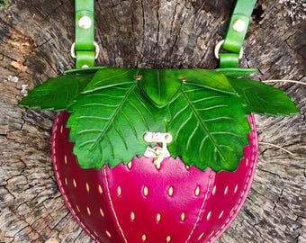 Leather Flatback Strawberry Foraging Pouch