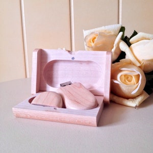 Hand Carved Pine Wood Flash Drive usb Stick in Natural Finish - usb Flash Drive - Techy Gifts - Geek Gift - Memory Stick - NEXT DAY SHIPPING