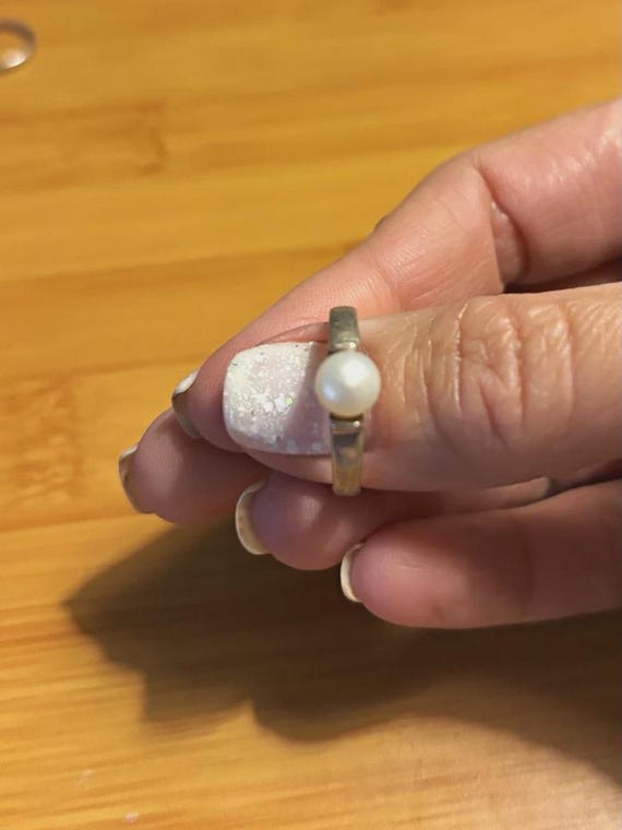 Mainland Sterling Silver .925 Tension Set White Round Pearl Band Ring 3mm Size 8