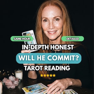Könnte beinhalten: Eine Person mit langem rotem Haar hält eine Tarotkarte. Textüberlagerungen lauten: SAME HOUR, DETAILED, IN-DEPTH HONEST, WILL HE COMMIT?, TAROT READING. Fünf gelbe Sterne sind unter dem Text zu sehen. Eine Schale mit rosa Kristallen und eine Kerze.