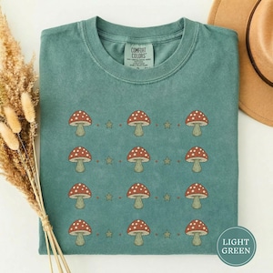 Cottagecore Pilzmuster Tshirt, gemütliches Fliegenpilz-Wiederholungsgitter-T-Shirt, niedliches Pilz-Liebhaber-Geschenk, Cottagecore-Geschenk für Frauen
