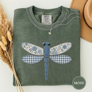 Faux Patchwork Dragonfly Print Shirt, Quilt Block Bug, Cottagecore Dragonfly, Dragonfly Craft Tee, Crafty Gift, Craft Lover Gift