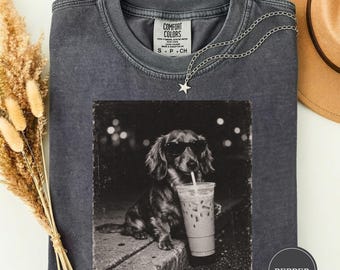 Czarno-biała koszulka z Cockapoo Iced Coffee, czarno-biały T-shirt z psem, prezent dla mamy Cockapoo, zabawna koszulka z memem Cockapoo, koszulka z psem Coffee