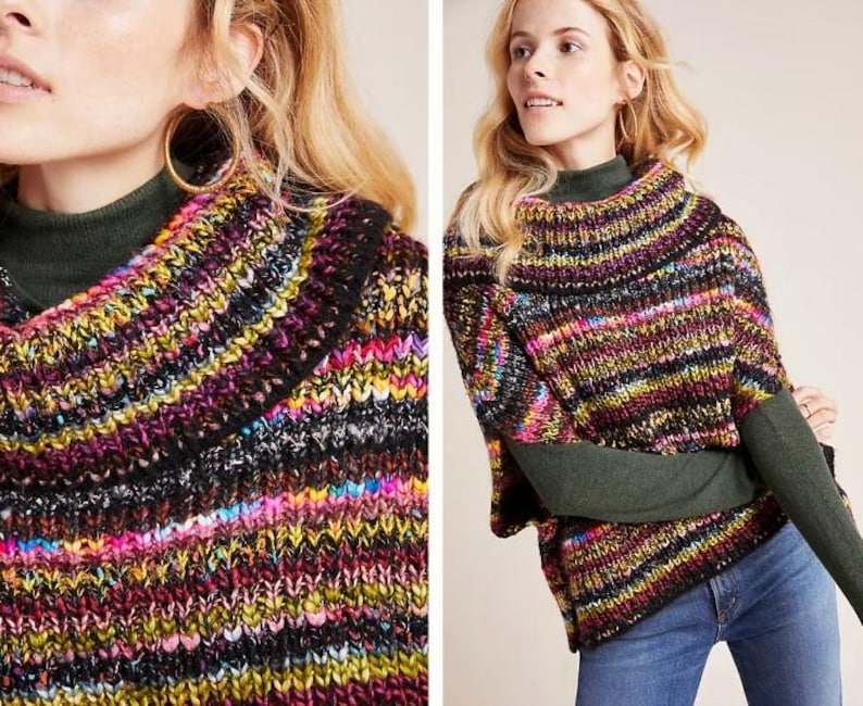 Op de afbeelding: Een kleurrijke gestreepte gebreide trui met een mock neck en een losse pasvorm. De trui is gemaakt van zacht, dik garen en heeft een ontspannen, casual stijl.