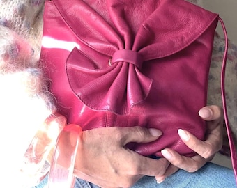 Vintage Clemente fuchsia leather bow bag, 80's Barbie Vibes!