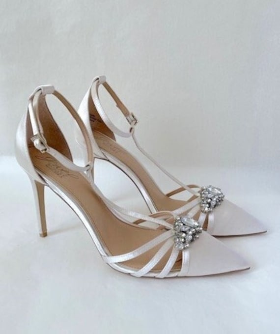 Badgley mischka vega heels store