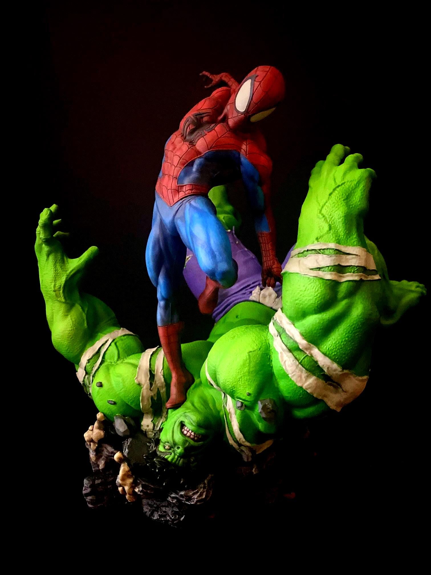 Spider-Man vs Hulk Statue - 3D Printed Resin - 1/8 scale