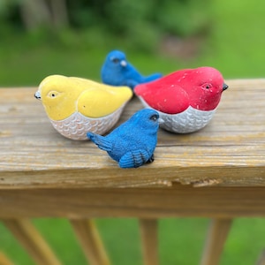 Set of 4 Decorative Bird Figurines – Colorful Home & Garden Decor