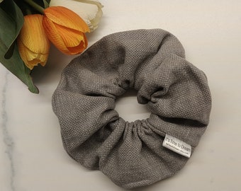 Ice grey scrunchy extra large with furniture fabrics, different colored scrunchies